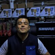  ,  Islombek, 23