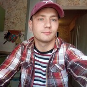  ,  Artem, 28