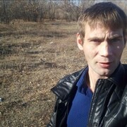  ,  Valery, 35