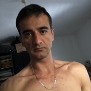  ,   Levi, 44 ,   