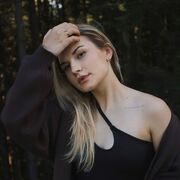  , 