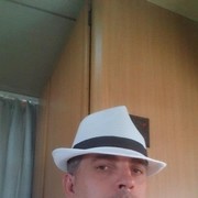  -,  Jacek, 52