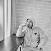  ,  Laert, 25