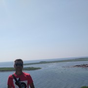  ,   Djekson, 49 ,   