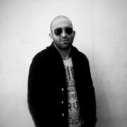  ,   Ali, 44 ,     , c 
