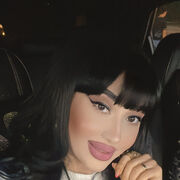  ,  Diyora, 28