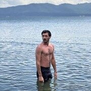  ,  Levon, 22