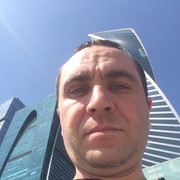  ,   Artur, 44 ,   