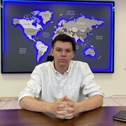  ,   Maxim, 24 ,   ,   , c 