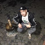  ,  Petro, 33