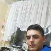  ,   Maxim, 27 ,   ,   , c 