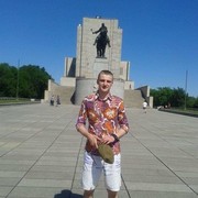  ,   Vasili, 32 ,   