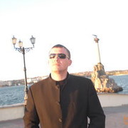  ,   Viktor, 40 ,   