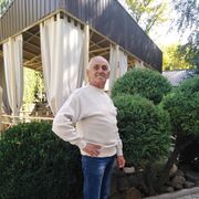  ,  Papik, 62