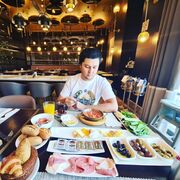  ,   Umid, 35 ,  