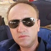  ,  Alex, 40