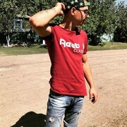  ,  Alek, 24