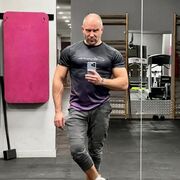  ,   Artur, 42 ,   ,   
