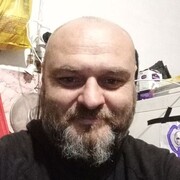  ,  Fredee, 40