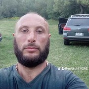  ,   Gevorg, 40 ,   ,   