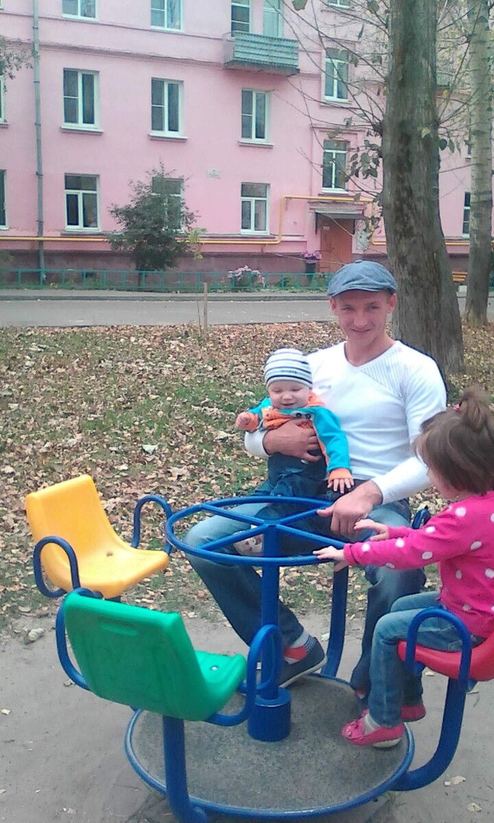  6827339  Dima, 46 ,    