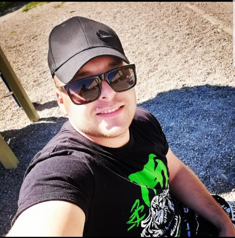  31142089  Dmitry, 29 ,    