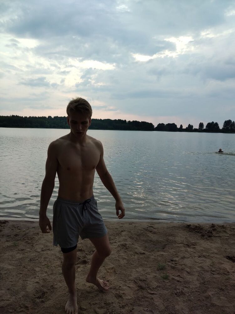  ,   Pavel, 19 ,   ,   
