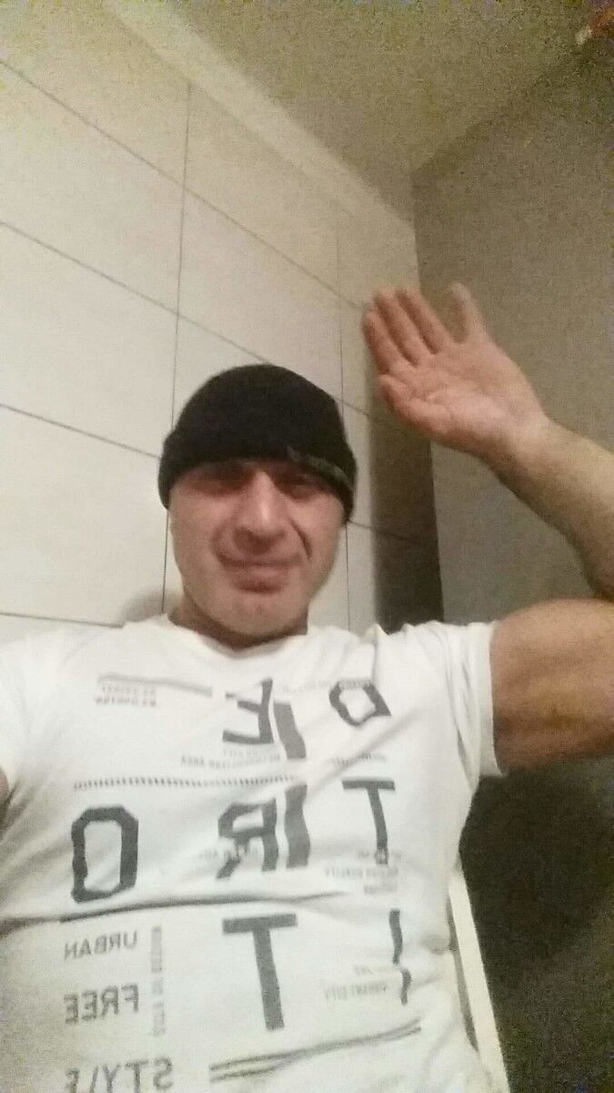  18150439  Aziz, 46 ,    Koluszki