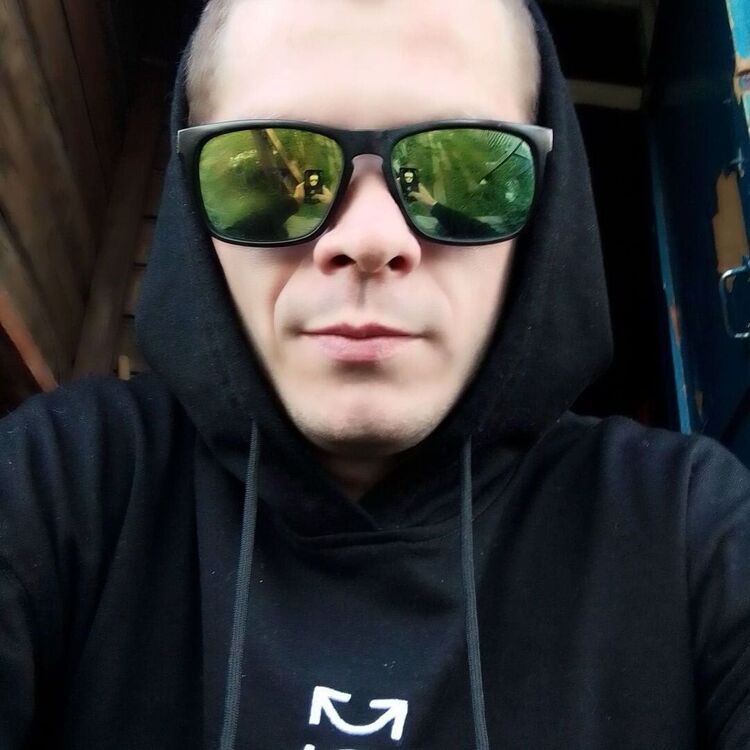  ,   Denis, 32 ,   ,   