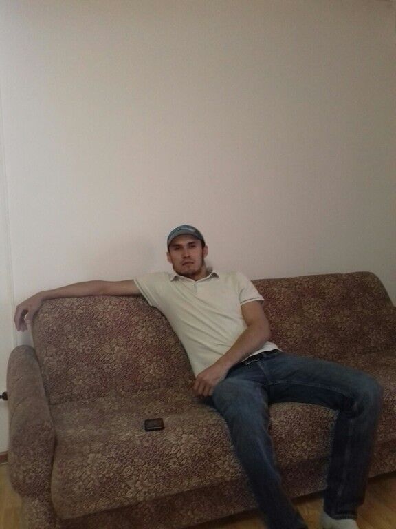  9029629  Karim, 39 ,    