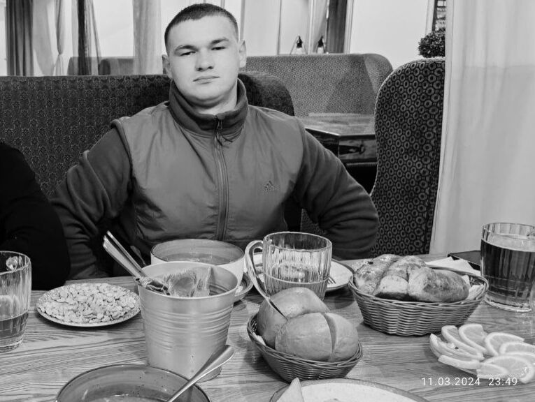  51937469  , 23 ,    -