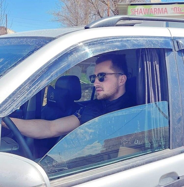  ,   Oto, 28 ,  
