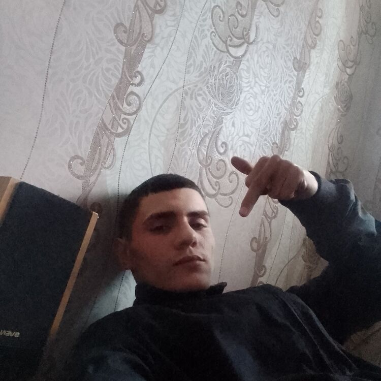  32694639  Neznakomets, 25 ,    
