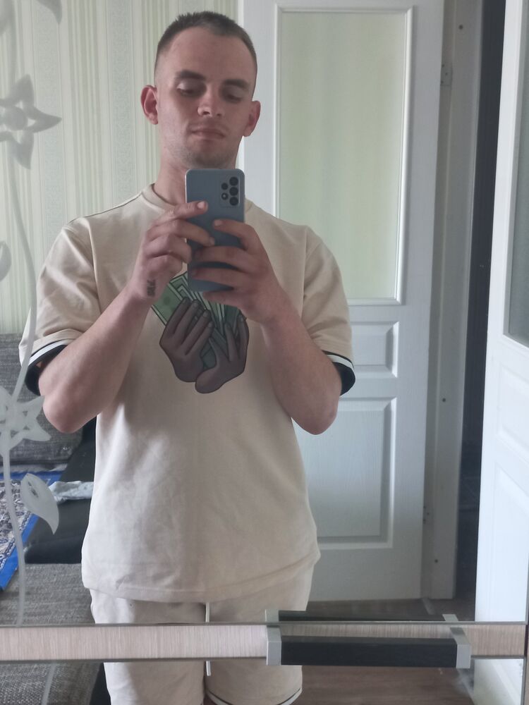  38122589  Svyatoslav, 23 ,    