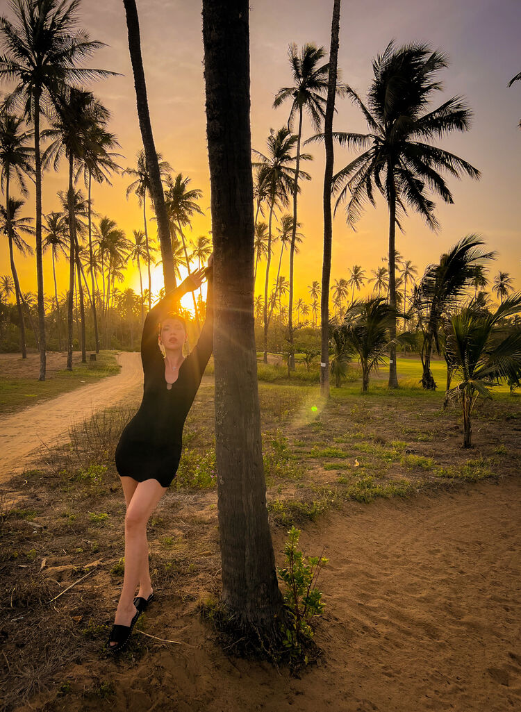  38719739  Anastasia, 37 ,    