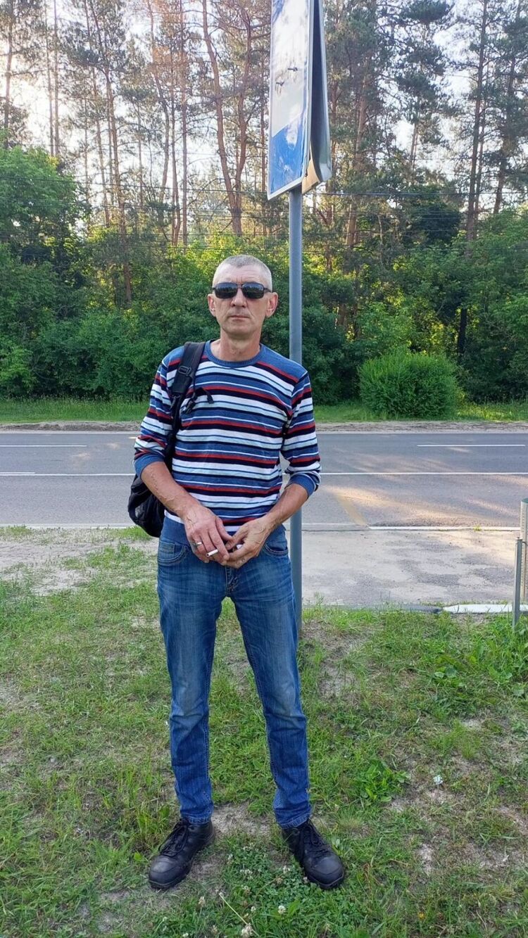  ,   Viktor, 56 ,   ,   