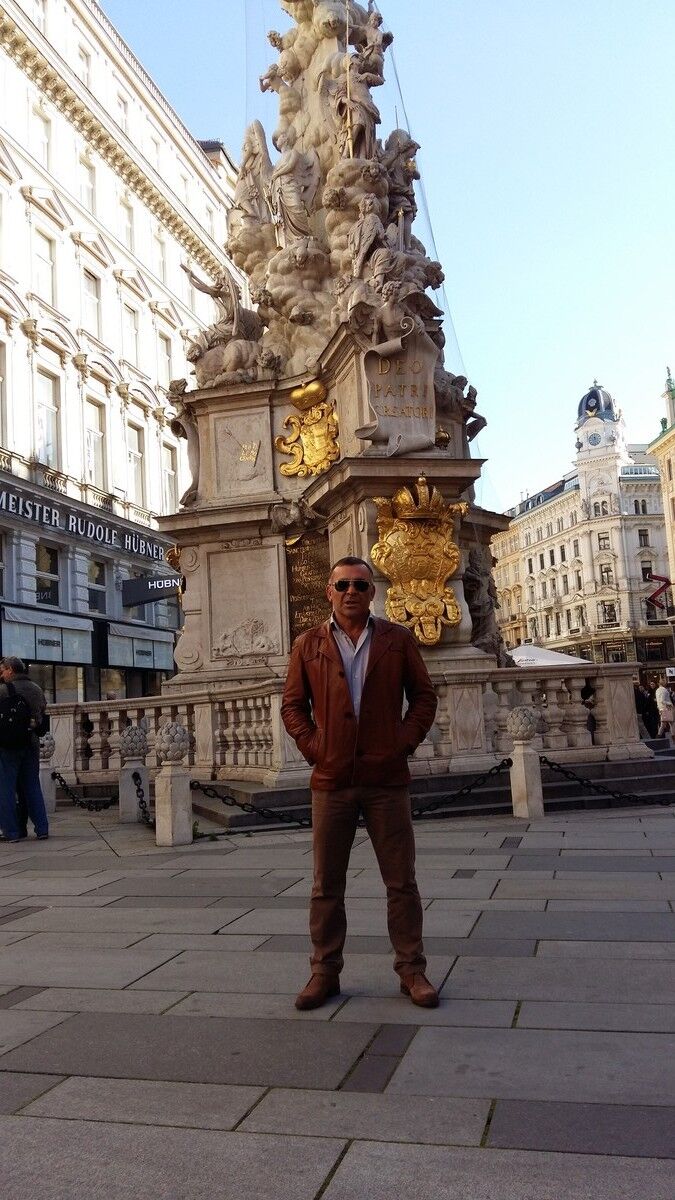  ,   Garik, 53 ,  