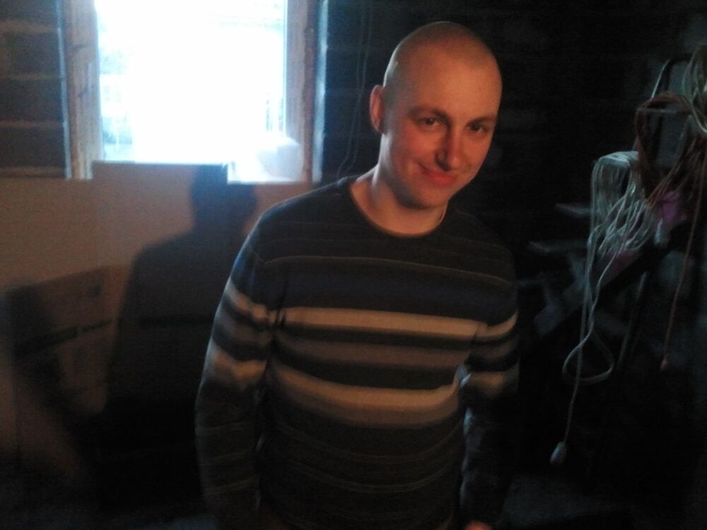  5834749  Aleksej, 38 ,    