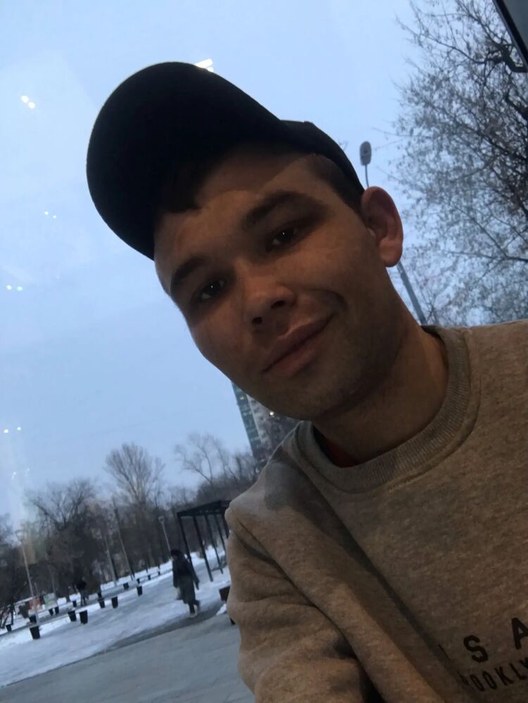  28176259  Stanislav, 35 ,    