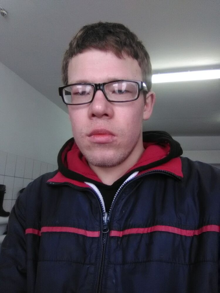  19303829  Ivan, 32 ,    