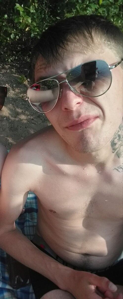  17046379  Lui, 31 ,    