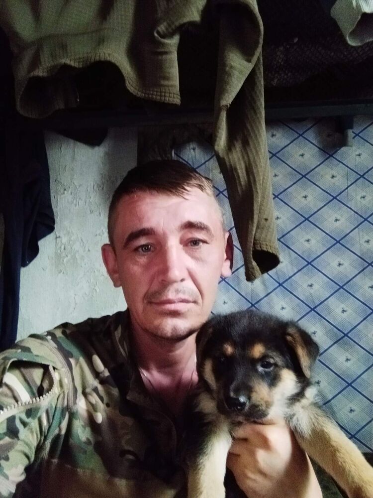  37298469  Badrik, 41 ,    