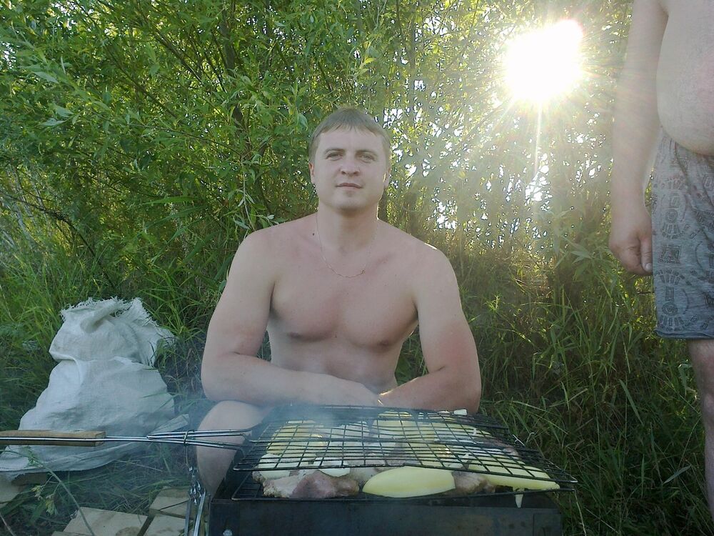  5113599  Sergei, 39 ,    