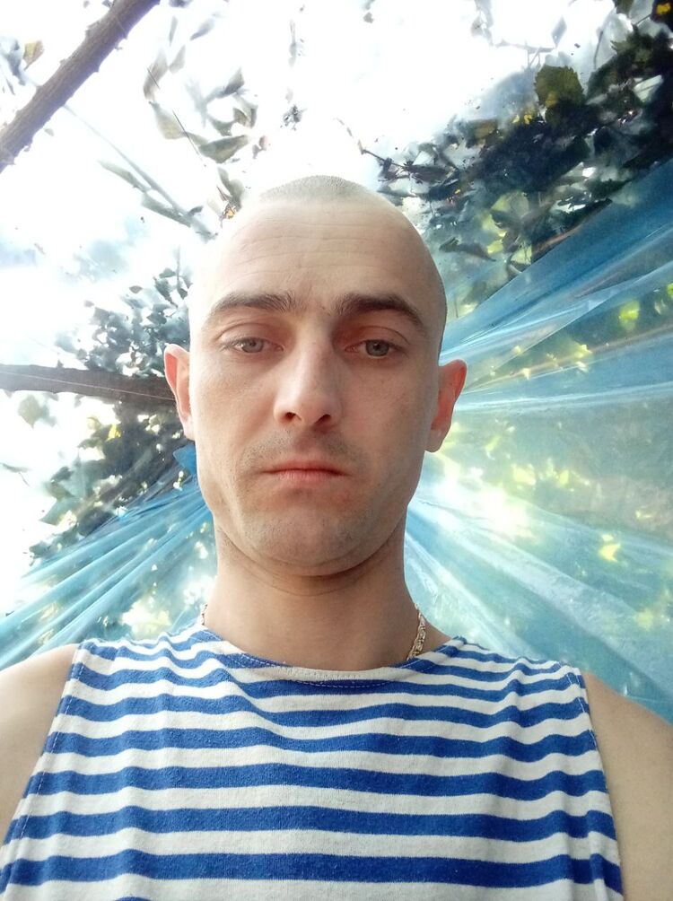  27045609  Den, 34 ,    
