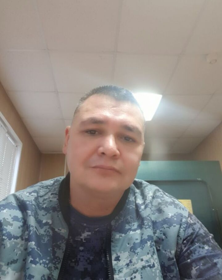 42373079  Ruslan, 44 ,     