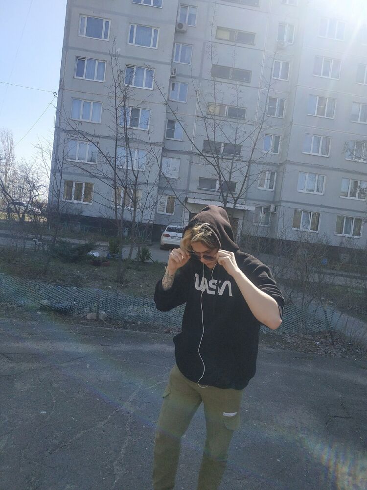  31558969  , 24 ,    