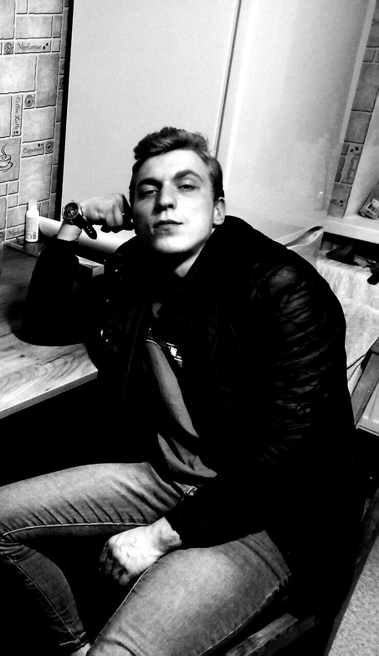  26086619  Ivan, 26 ,    