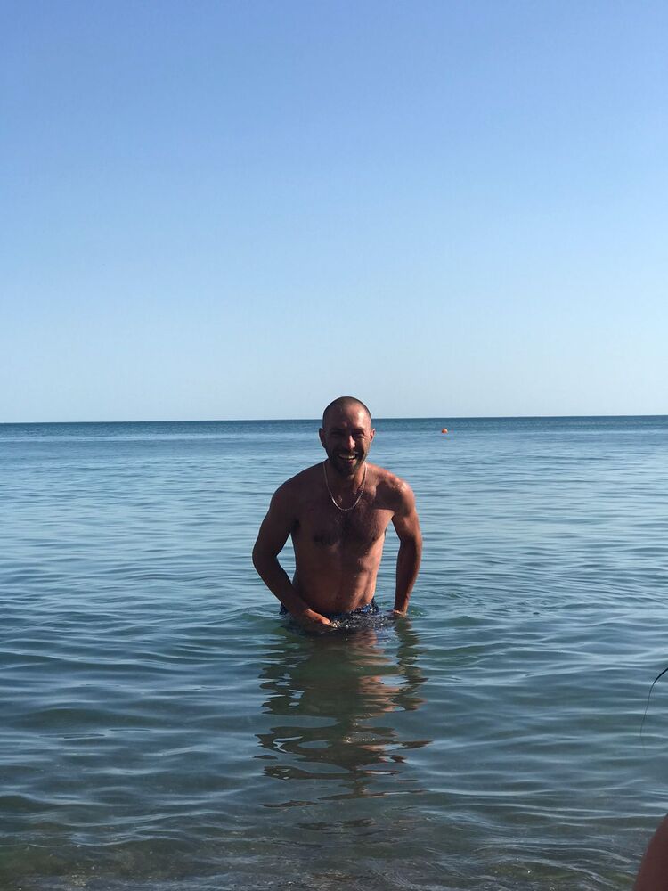  ,   Yriu, 35 ,   ,   , c 