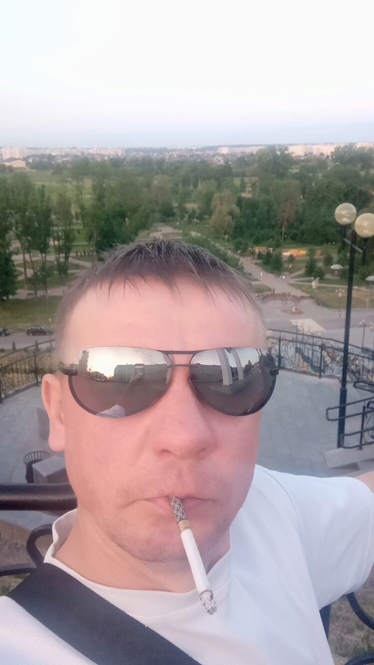  47969489  Denis, 39 ,    