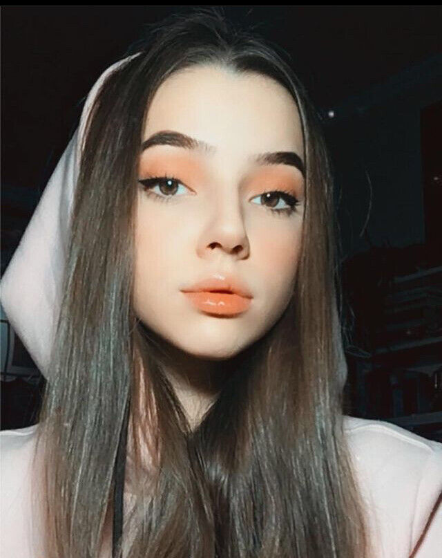  22492369  Anastasia, 24 ,    